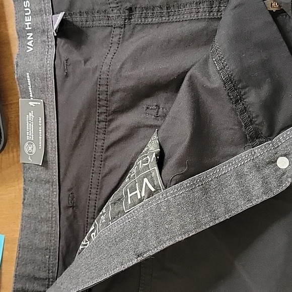 Men's Van Heusen MaxFlex 5 Pocket Pants, Black, Size 38x32, NWT-small defect - Picture 10 of 12